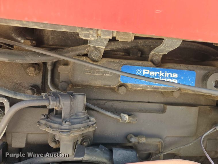 image for item EO8571 1995 Massey-Ferguson 231 tractor