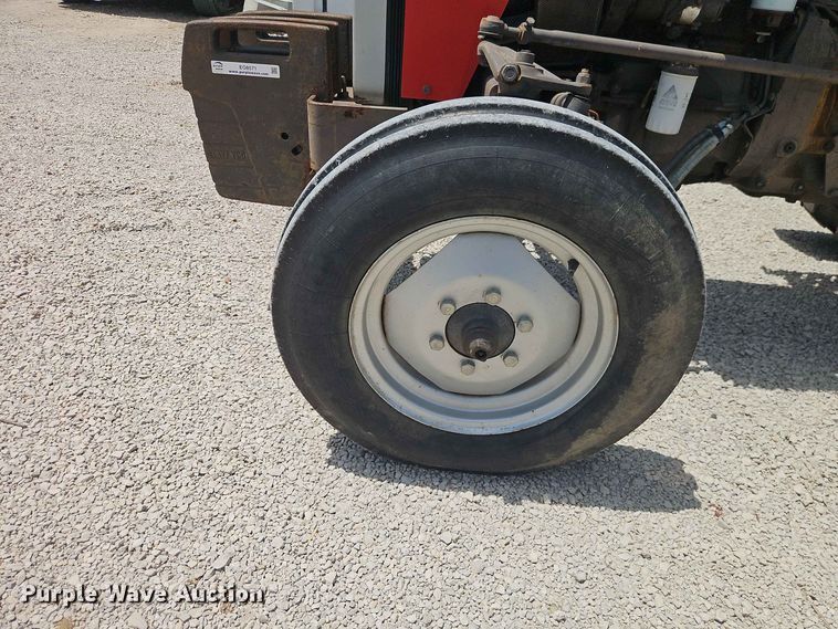 image for item EO8571 1995 Massey-Ferguson 231 tractor