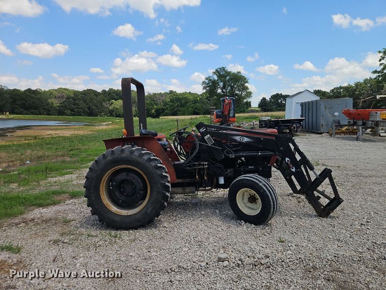 image for item EO8572 Case IH 385 tractor