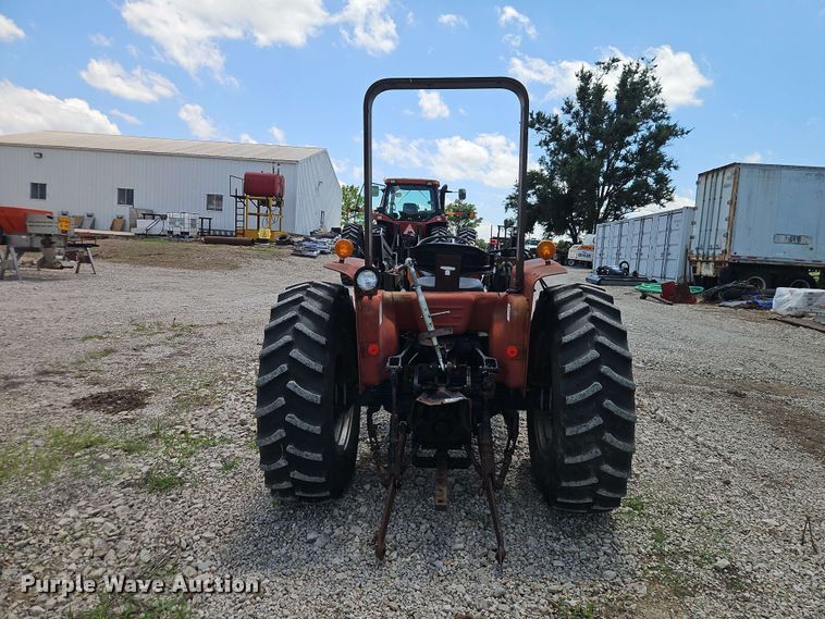 image for item EO8572 Case IH 385 tractor