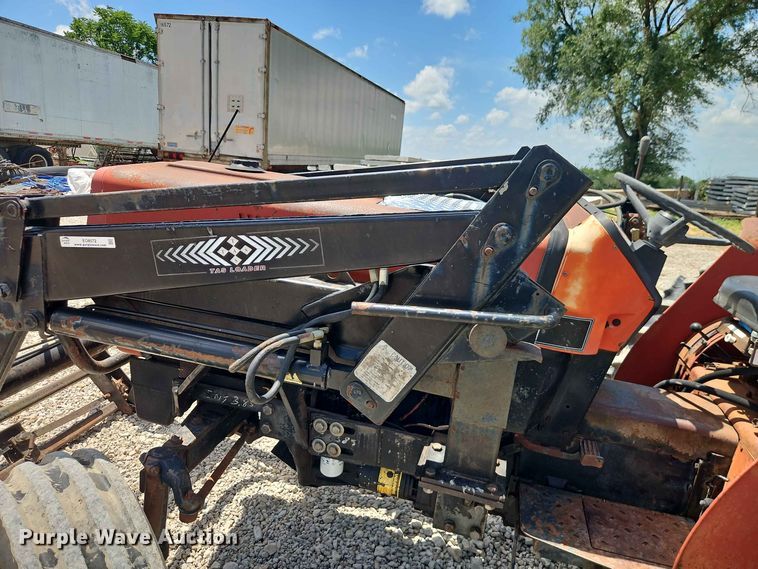 image for item EO8572 Case IH 385 tractor