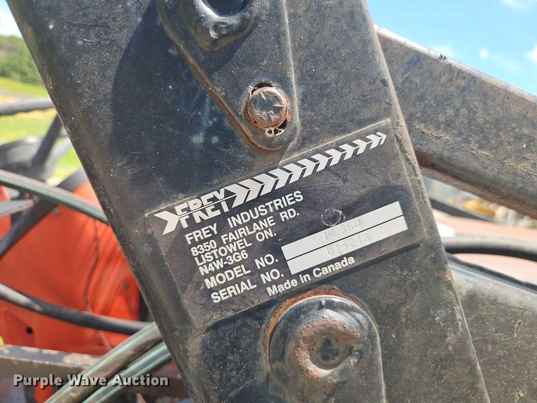 image for item EO8572 Case IH 385 tractor
