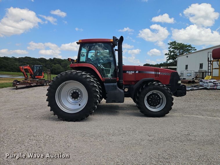 image for item EO8573 1999 Case MX200 MFWD tractor