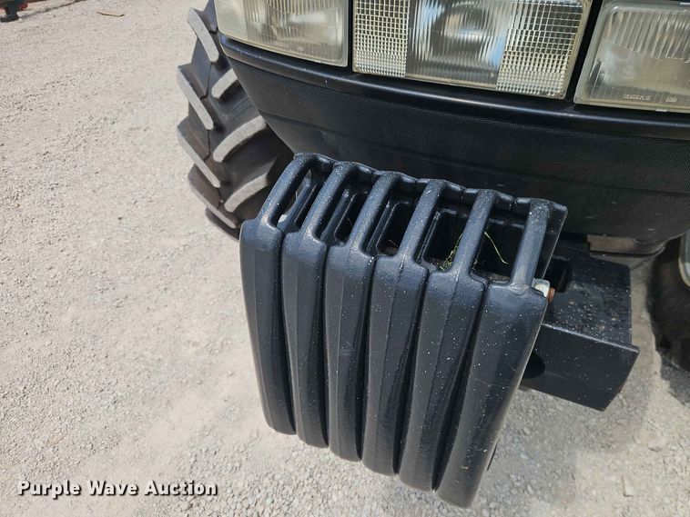 image for item EO8573 1999 Case MX200 MFWD tractor