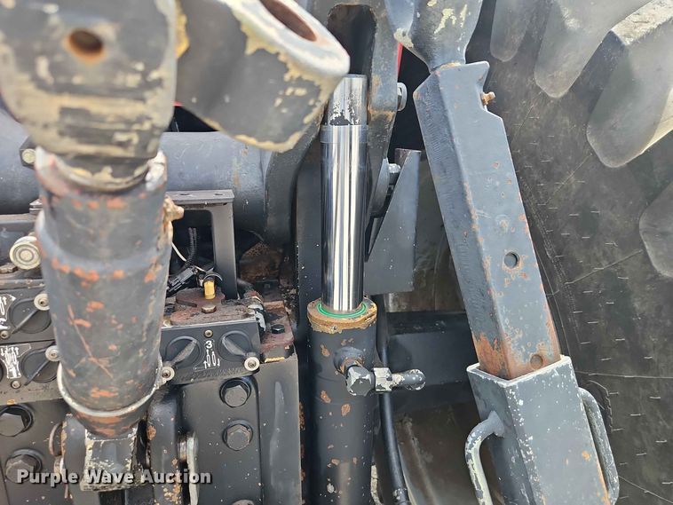 image for item EO8573 1999 Case MX200 MFWD tractor