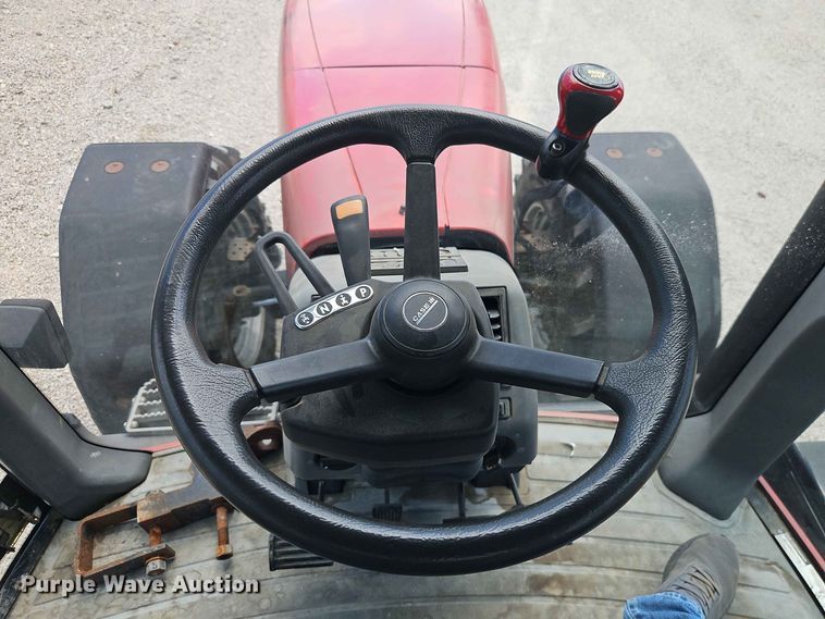 image for item EO8573 1999 Case MX200 MFWD tractor