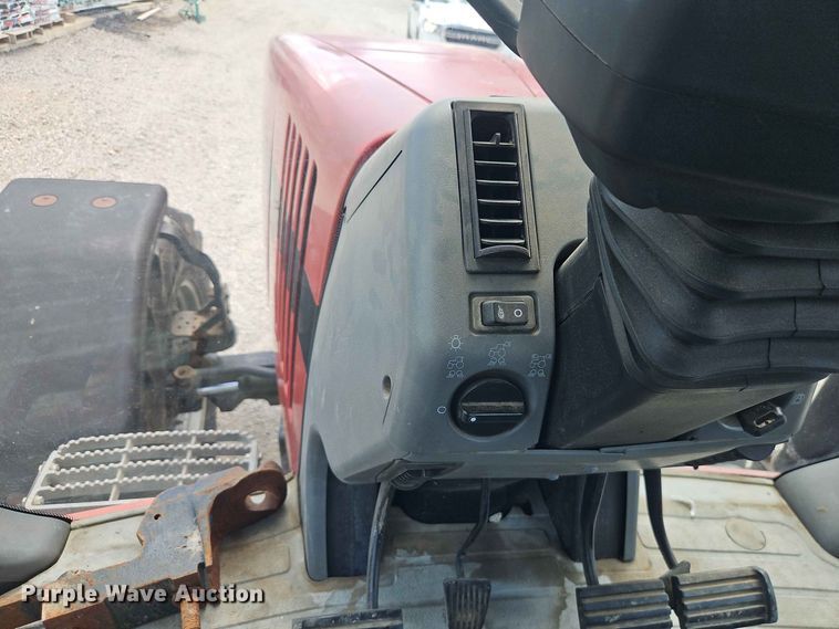 image for item EO8573 1999 Case MX200 MFWD tractor