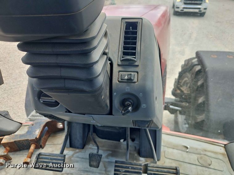 image for item EO8573 1999 Case MX200 MFWD tractor