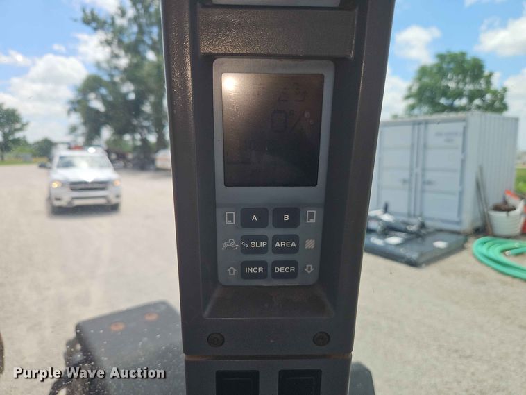 image for item EO8573 1999 Case MX200 MFWD tractor