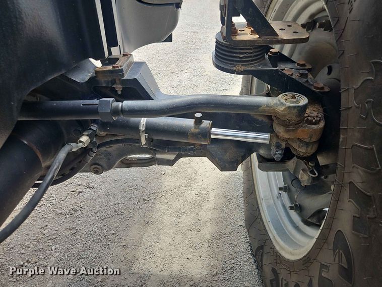 image for item EO8573 1999 Case MX200 MFWD tractor