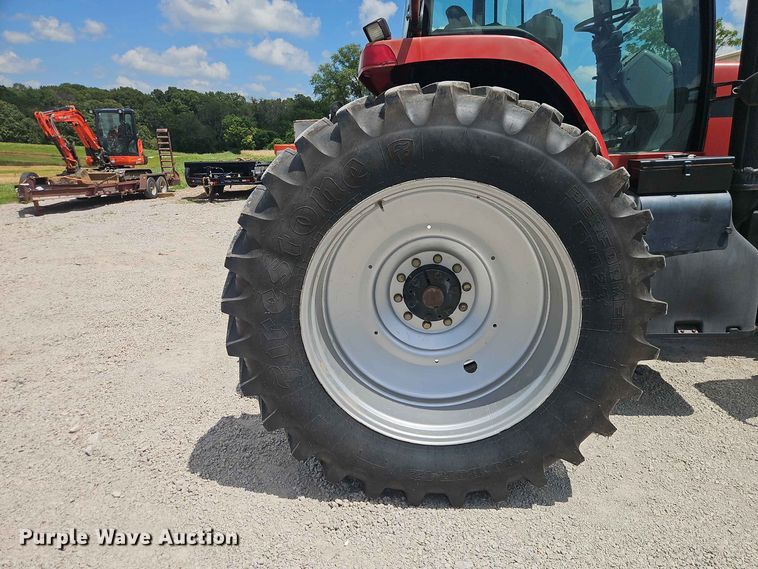 image for item EO8573 1999 Case MX200 MFWD tractor