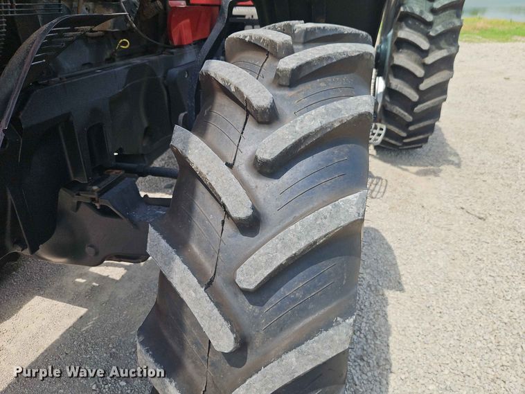 image for item EO8573 1999 Case MX200 MFWD tractor