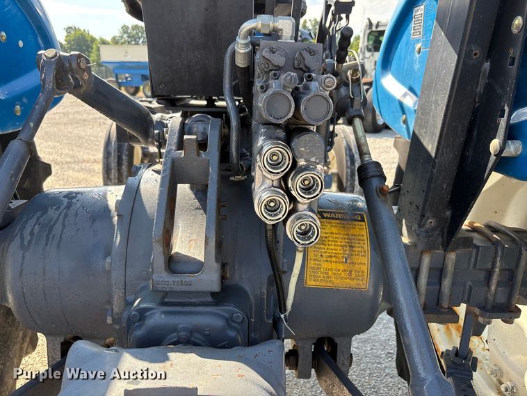 image for item ER3092 1998 New Holland 3930 tractor