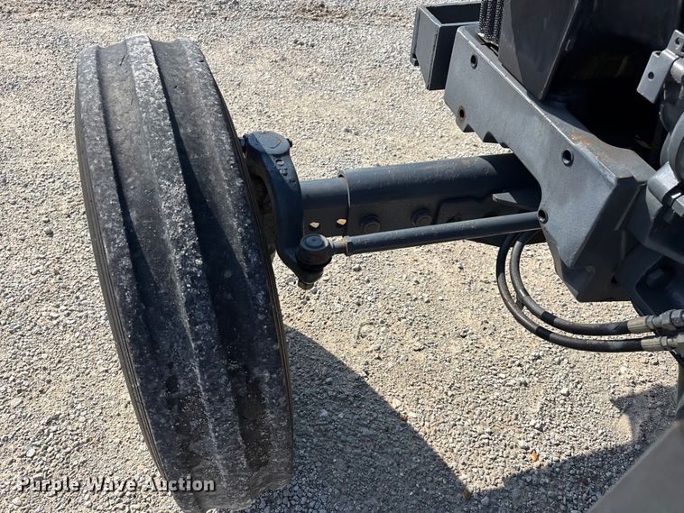 image for item ER3092 1998 New Holland 3930 tractor