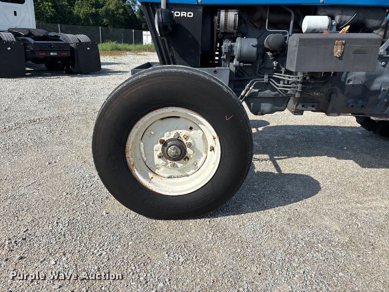 image for item ER3092 1998 New Holland 3930 tractor