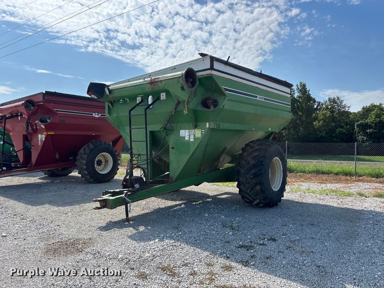 J&M 750 grain cart