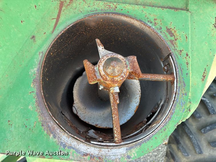 image for item ER3093 J&M 750 grain cart