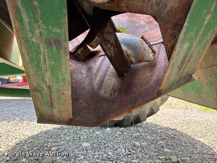 image for item ER3093 J&M 750 grain cart