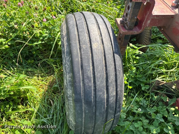 image for item ER3094 International 720 five bottom plow