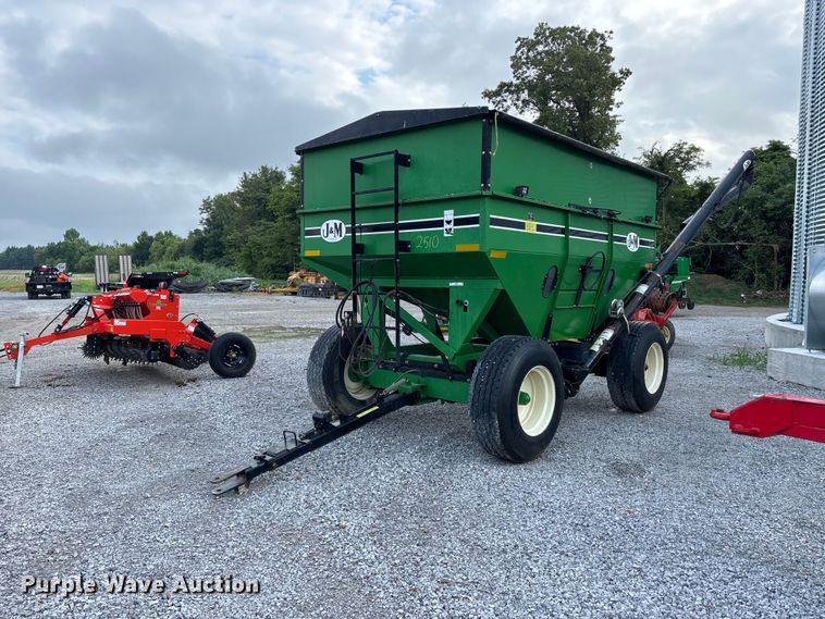 image for item ER3097 J&M 385SD gravity wagon