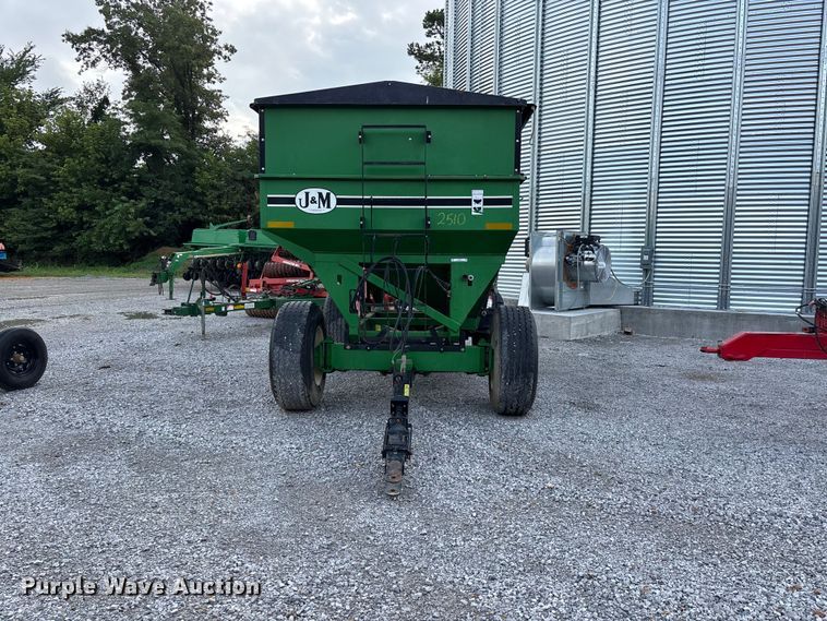 image for item ER3097 J&M 385SD gravity wagon