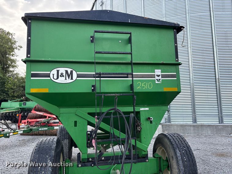 image for item ER3097 J&M 385SD gravity wagon
