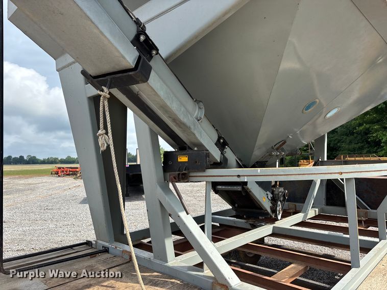 image for item ER3101 Convey-All BTS-405 seed tender