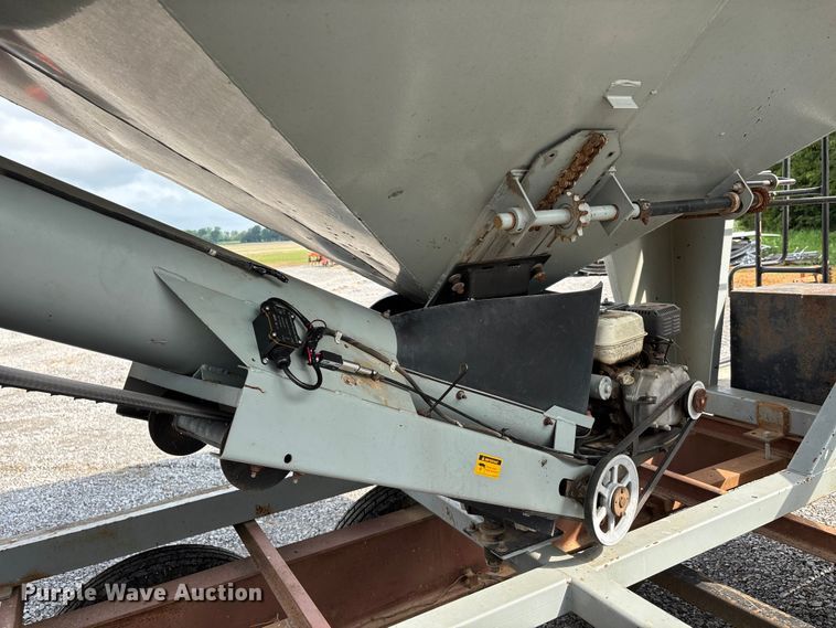 image for item ER3101 Convey-All BTS-405 seed tender