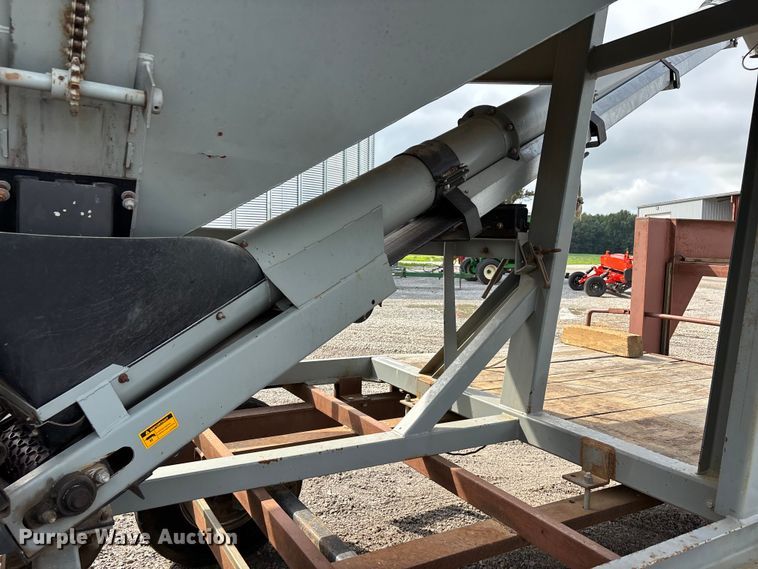image for item ER3101 Convey-All BTS-405 seed tender