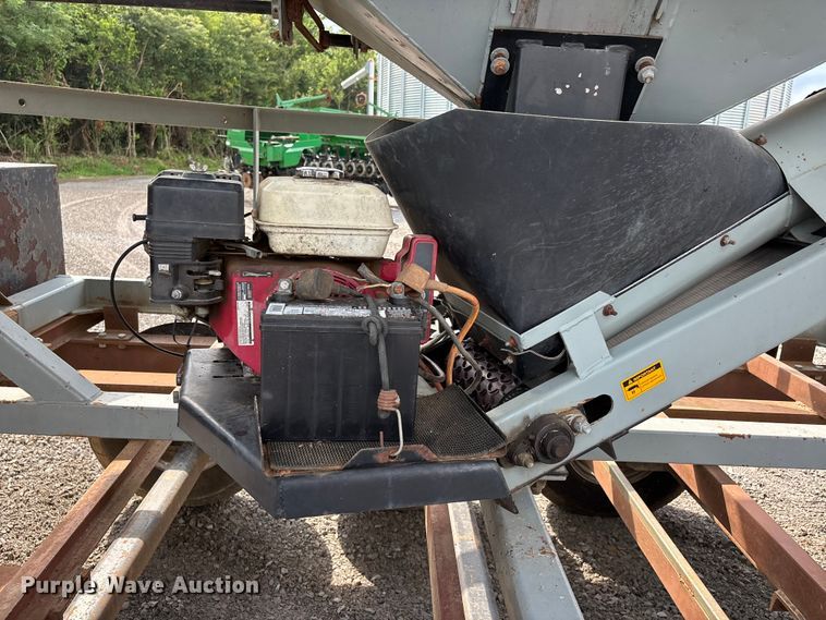 image for item ER3101 Convey-All BTS-405 seed tender