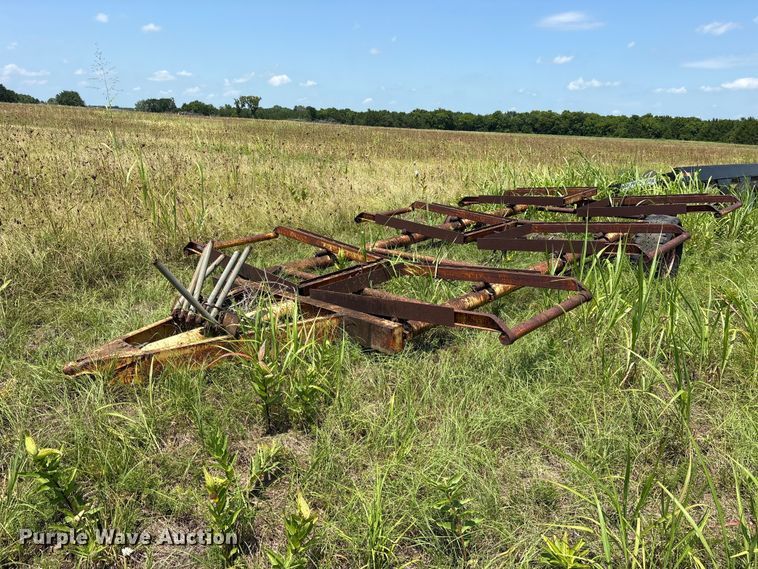 image for item ET0078 hay bale trailer