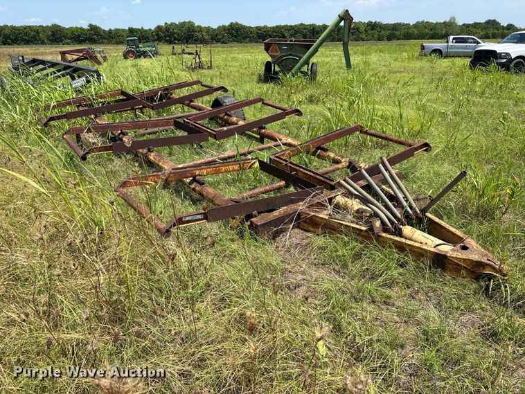 image for item ET0078 hay bale trailer