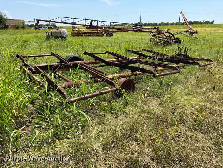 image for item ET0078 hay bale trailer