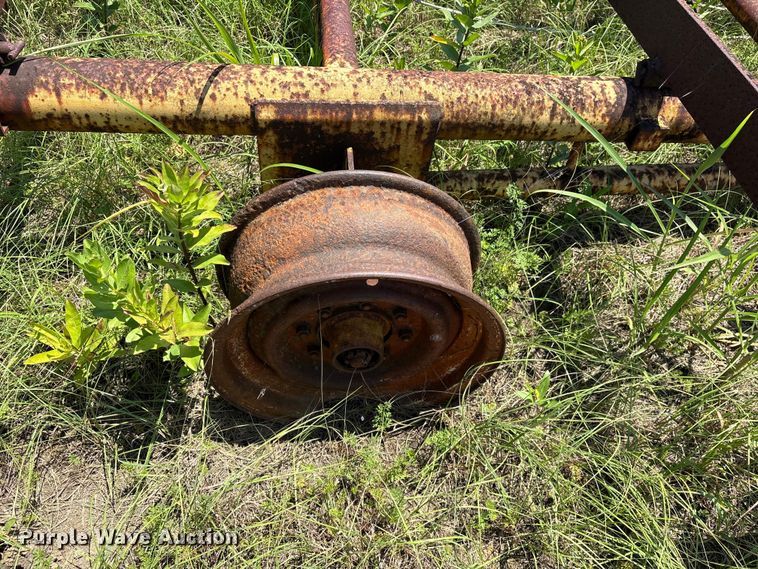 image for item ET0078 hay bale trailer