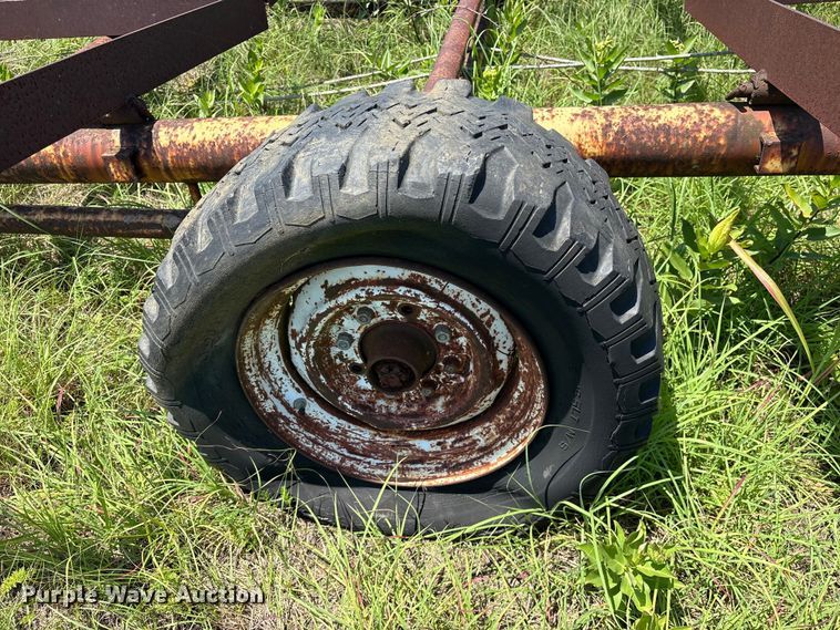 image for item ET0078 hay bale trailer