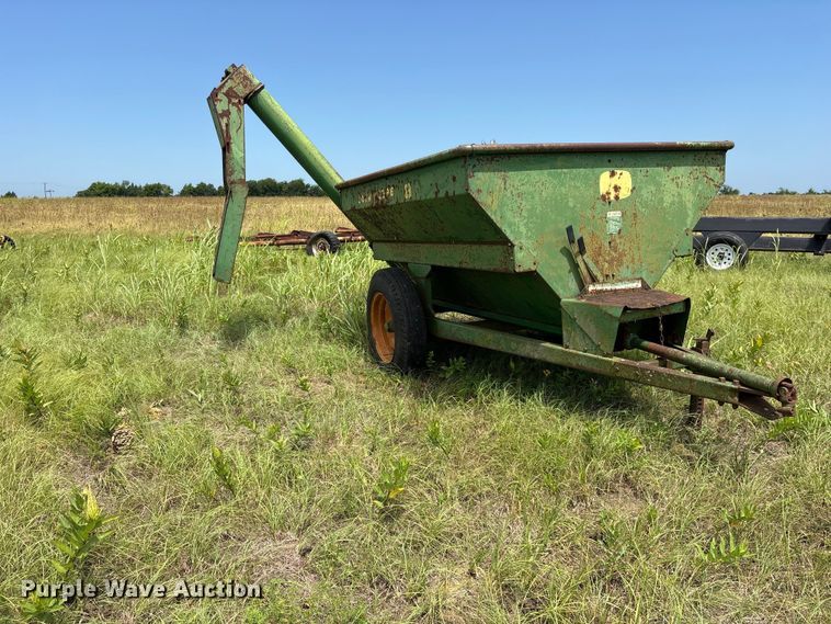image for item ET0079 John Deere 68 grain cart