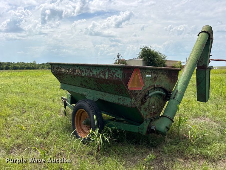 image for item ET0079 John Deere 68 grain cart