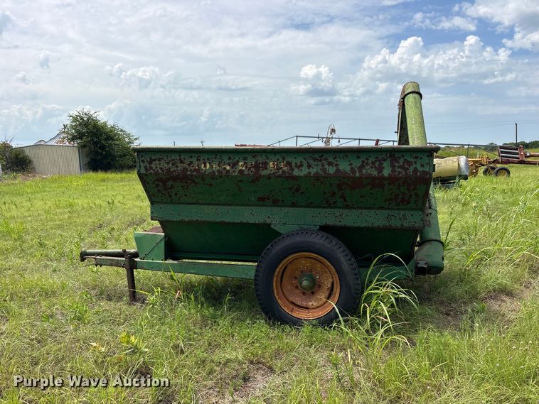 image for item ET0079 John Deere 68 grain cart