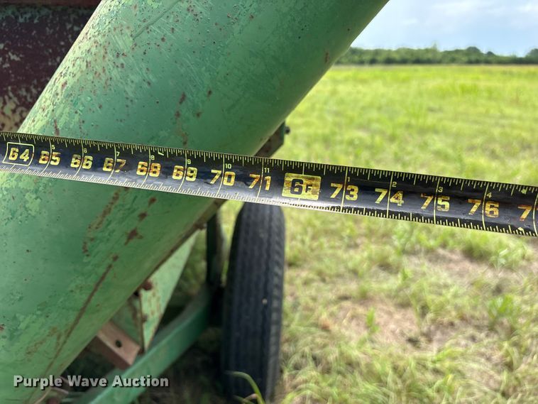 image for item ET0079 John Deere 68 grain cart