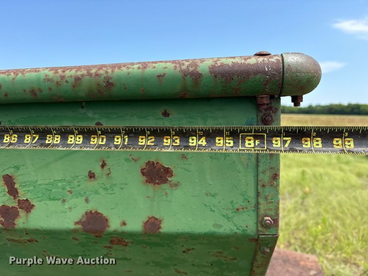 image for item ET0079 John Deere 68 grain cart