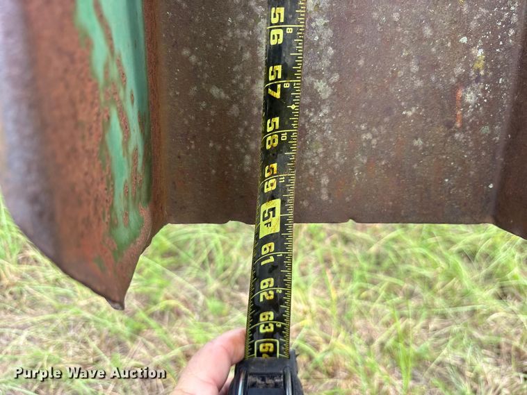 image for item ET0079 John Deere 68 grain cart