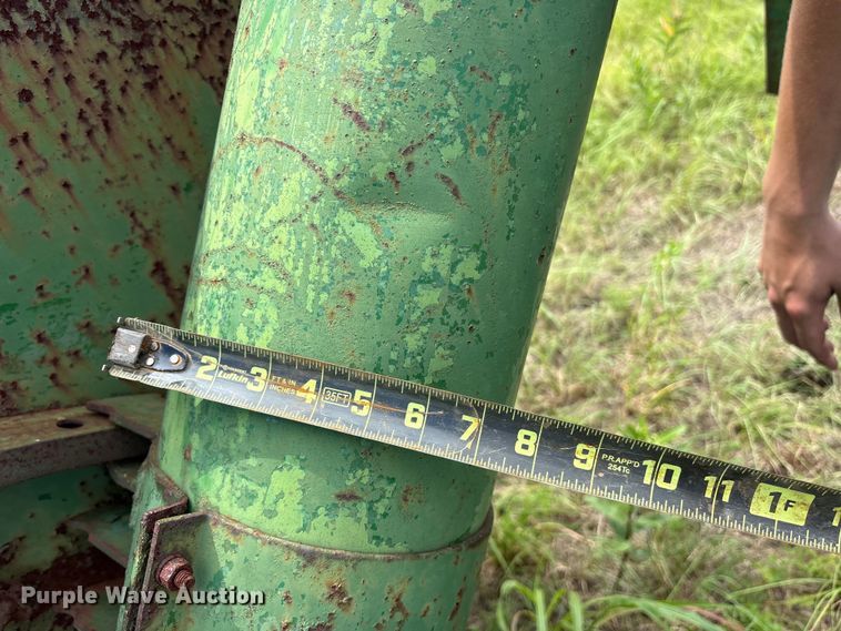 image for item ET0079 John Deere 68 grain cart
