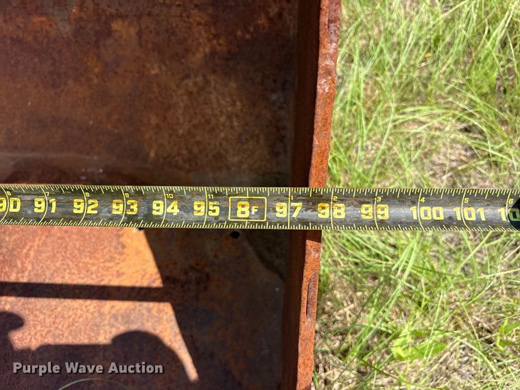 image for item ET0082 John Deere Grapple bucket