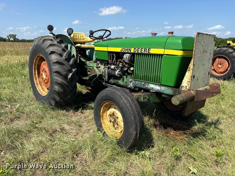 image for item ET0083 John Deere 2240 tractor