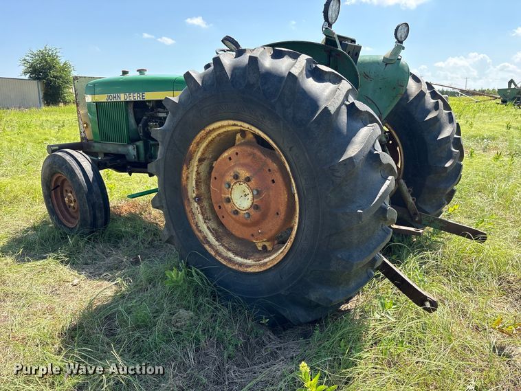 image for item ET0083 John Deere 2240 tractor