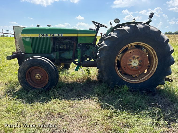 image for item ET0083 John Deere 2240 tractor