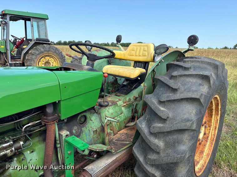 image for item ET0083 John Deere 2240 tractor