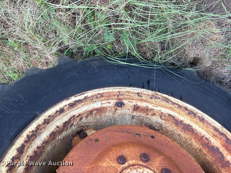 image for item ET0083 John Deere 2240 tractor