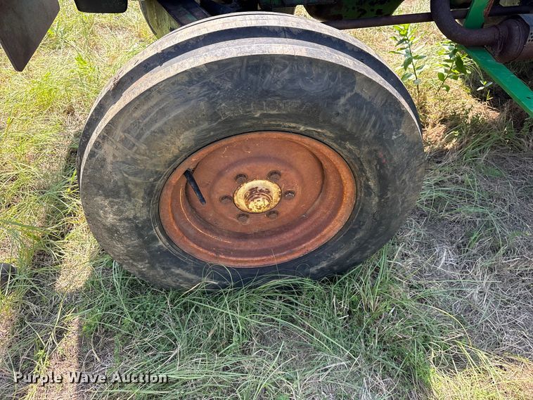 image for item ET0083 John Deere 2240 tractor