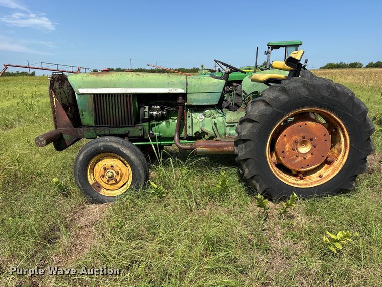 image for item ET0084 John Deere 820 tractor